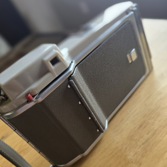 Vintage Polaroid 80B Land Camera - Picture 5 of 6